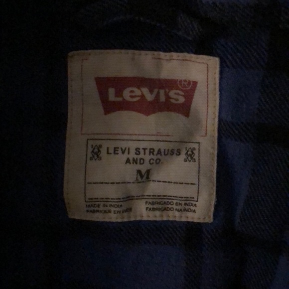 Levi’s Flannel - Picture 4 of 4